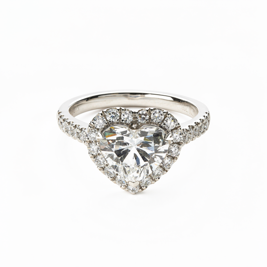 Heart Shape Cut Diamond丨Classic Halo Setting丨Diamond Pavé Band