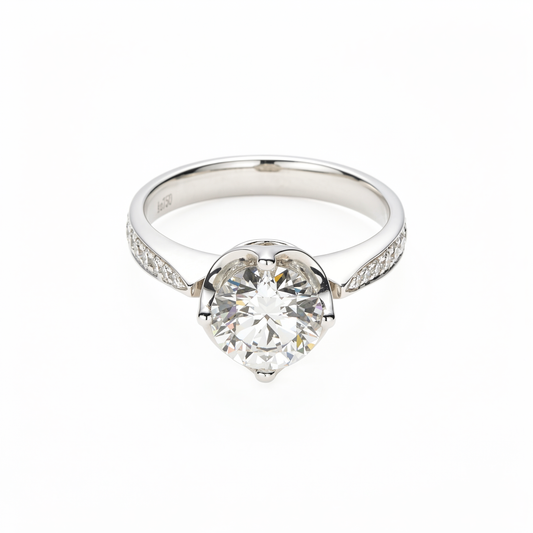 Round Brilliant Cut Diamond丨Heart-Shaped Crown Setting丨Diamond Accent Band