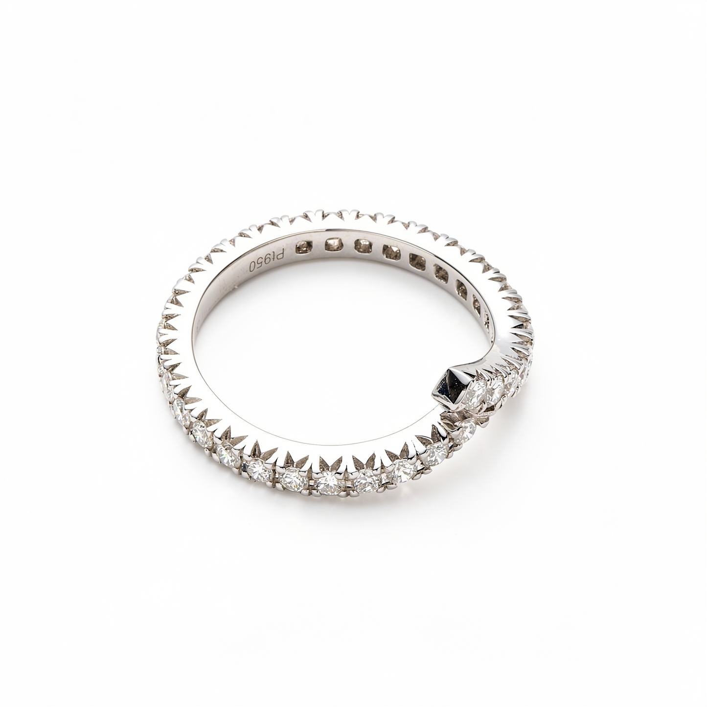 Round Brilliant Cut Diamonds丨Bypass V-Shape Pavé Setting丨Platinum Band