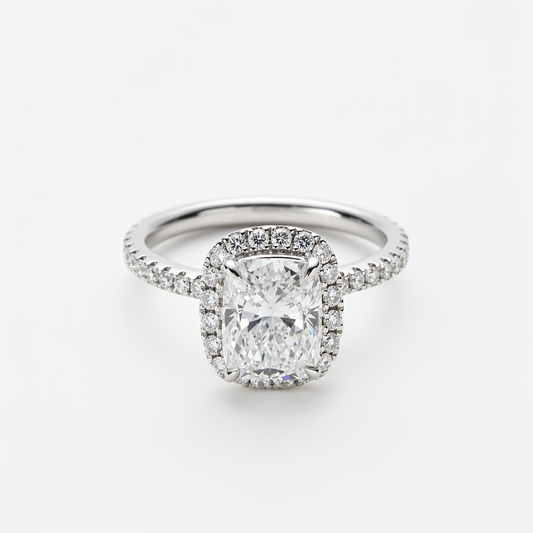 Cushion Shape Cut Diamond丨Classic Halo Setting丨Diamond Pavé Band