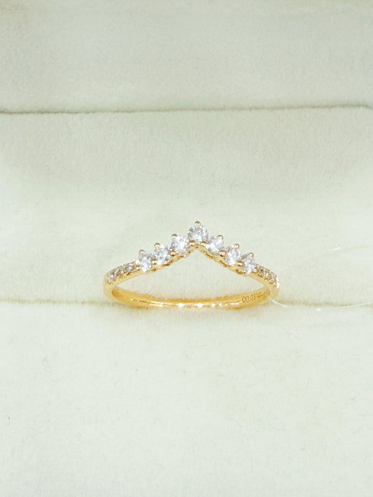 Chevron Contour Curved Diamond Band | 18K Yellow Gold