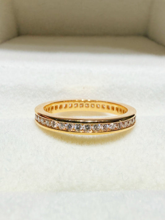Channel-Set Diamond Full Eternity Band | 18K Yellow Gold