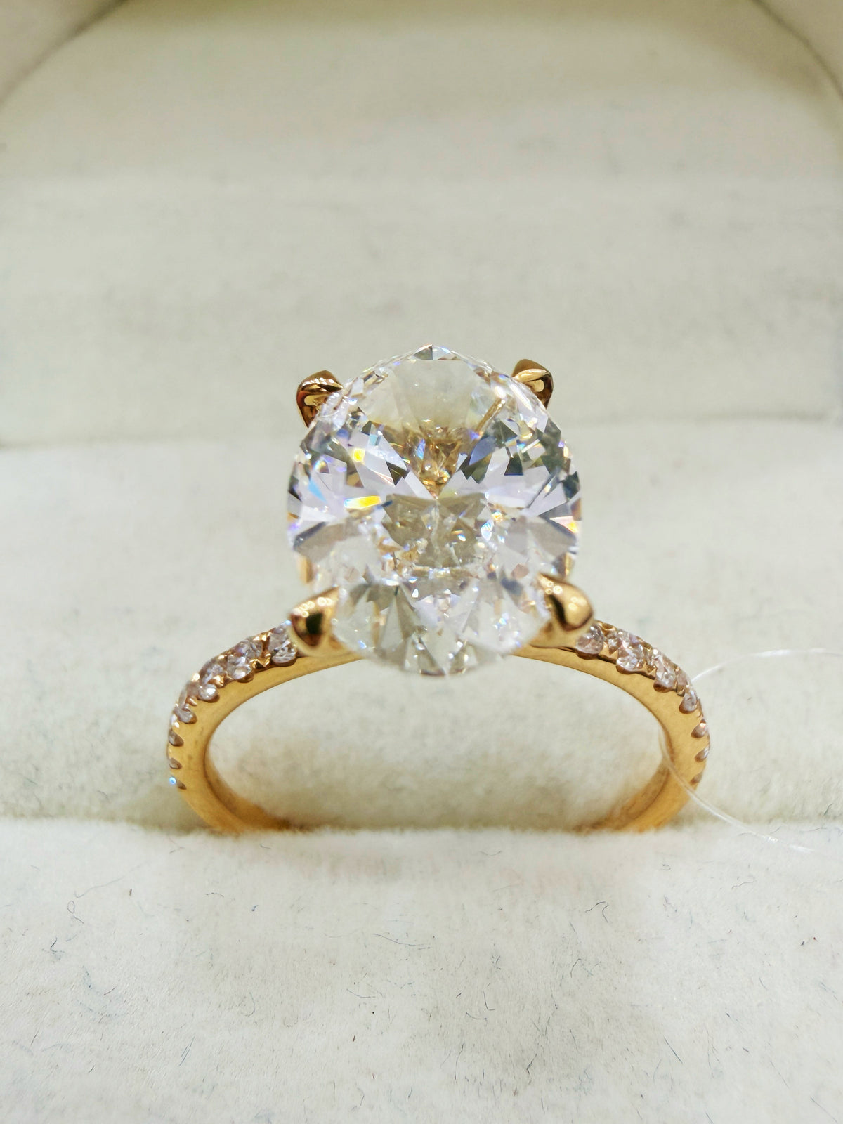 Oval Cut Diamond Bridal Set with Chevron Curved Band | 18K Yellow Gold