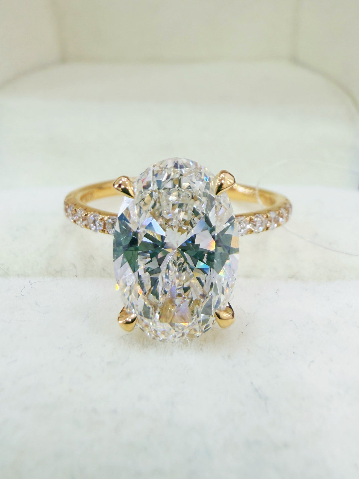 Oval Cut Diamond Bridal Set with Chevron Curved Band | 18K Yellow Gold